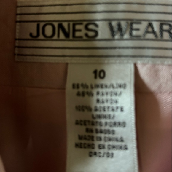 Jones Wear Pastel Pink Blazer with Notched Lapel and Tailored Fit - Picture 3 of 5